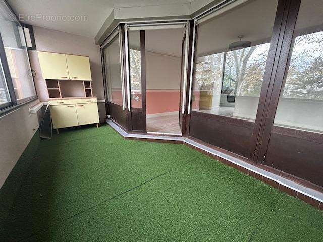   - Appartement à LYON-7E