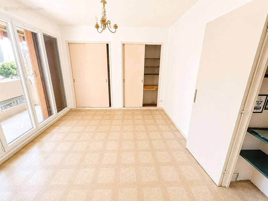 Appartement 80 m² à Toulon  - photo 6