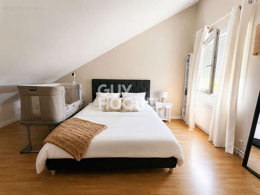 Appartement avec terrasse au Coudray Montceaux - photo 7