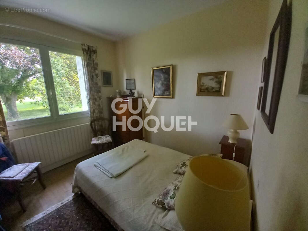 Maison à PONT-SUR-YONNE