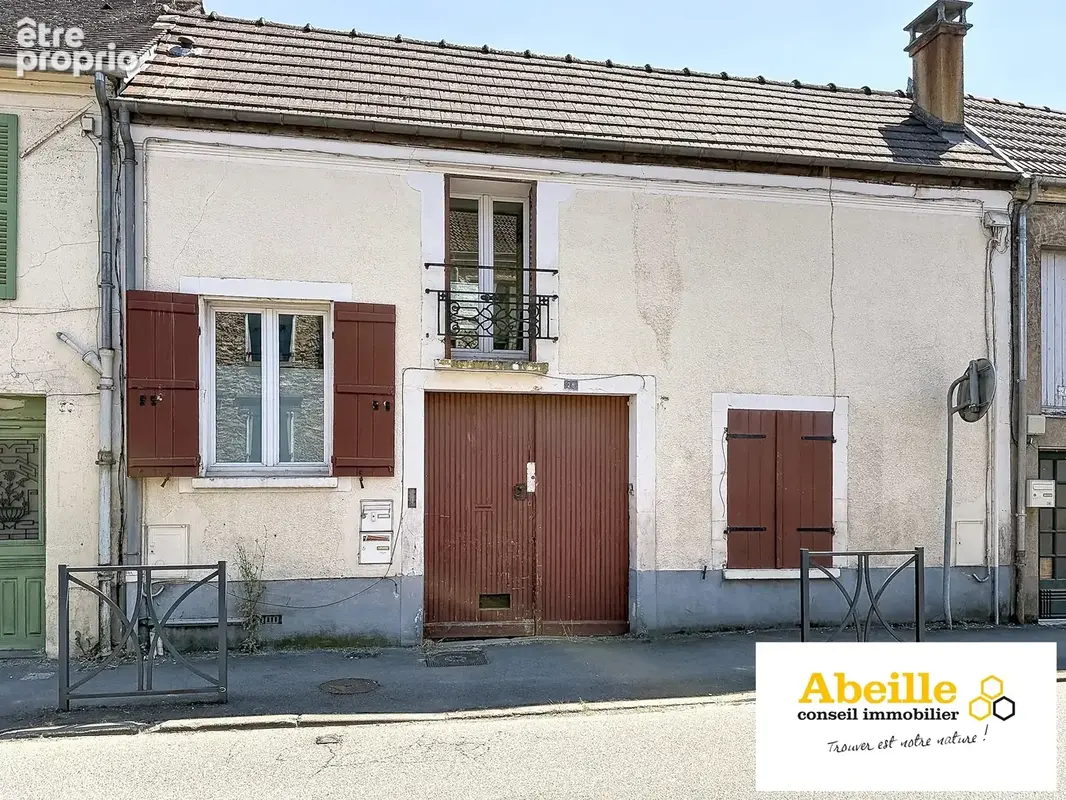 Immeuble de deux appartments en centre villle avec terrain et grange - photo 1