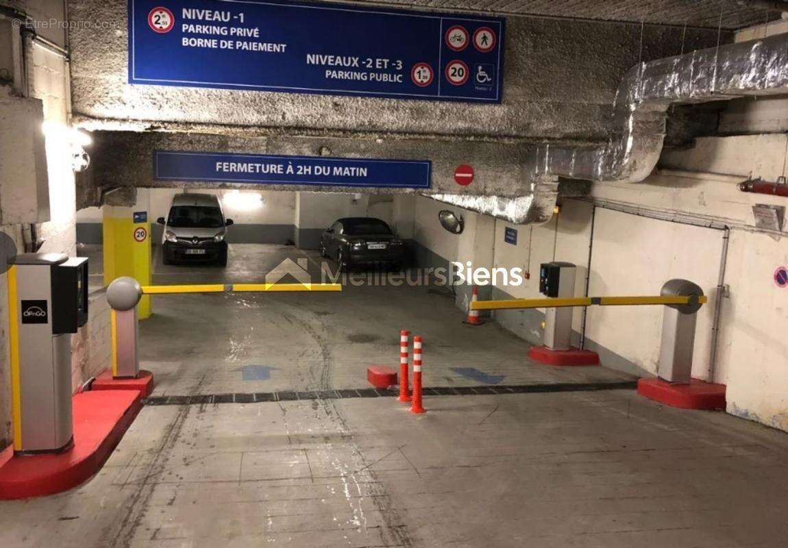 Parking à PARIS-10E