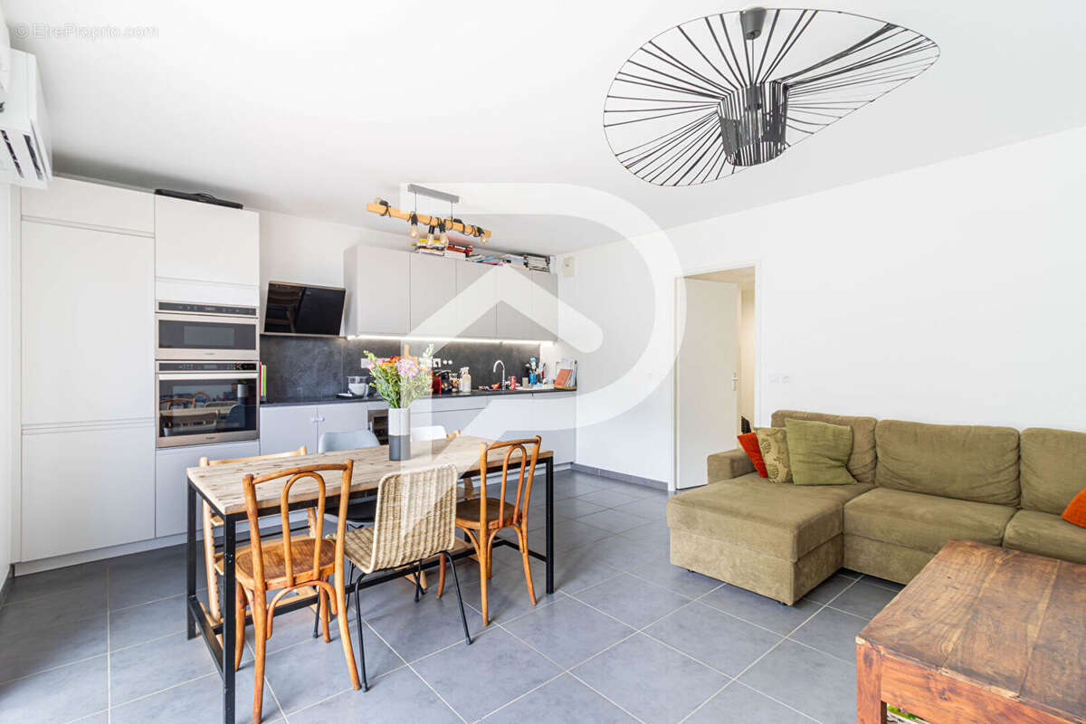 Appartement à MARSEILLE-12E