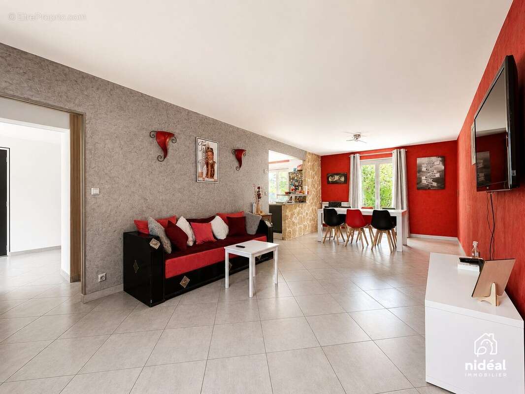 Maison à THOUROTTE