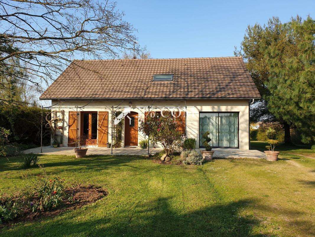 Maison à SAINT-GEORGES-LES-BAILLARGEAUX