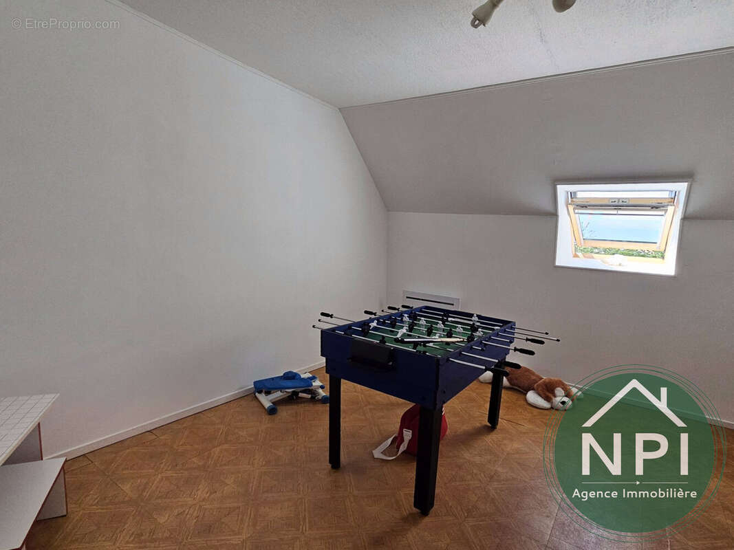 Maison à LES ECRENNES