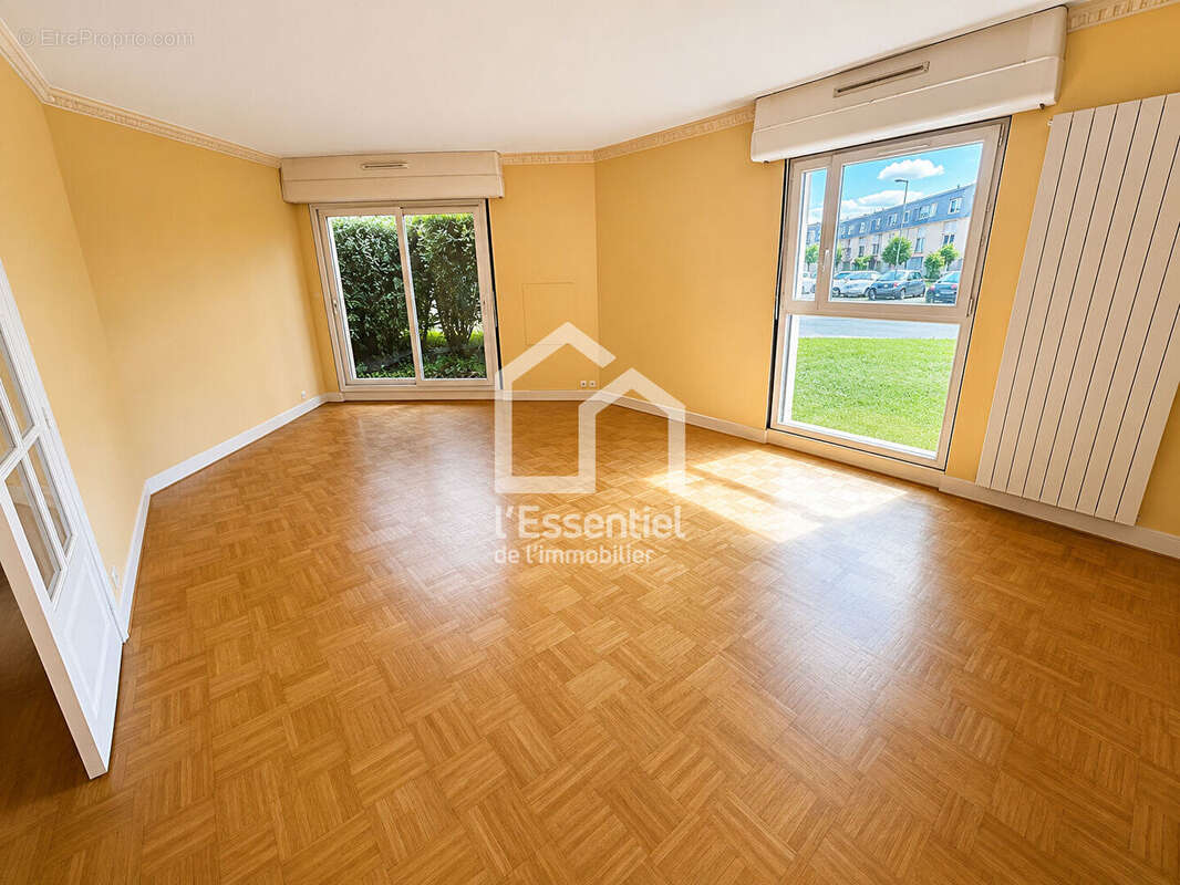 Appartement à VERNEUIL-SUR-SEINE