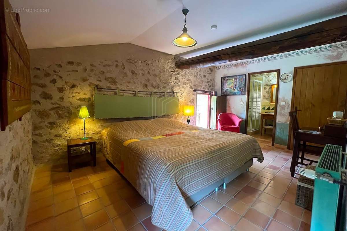 Maison à SAINT-LAURENT-DE-CERDANS