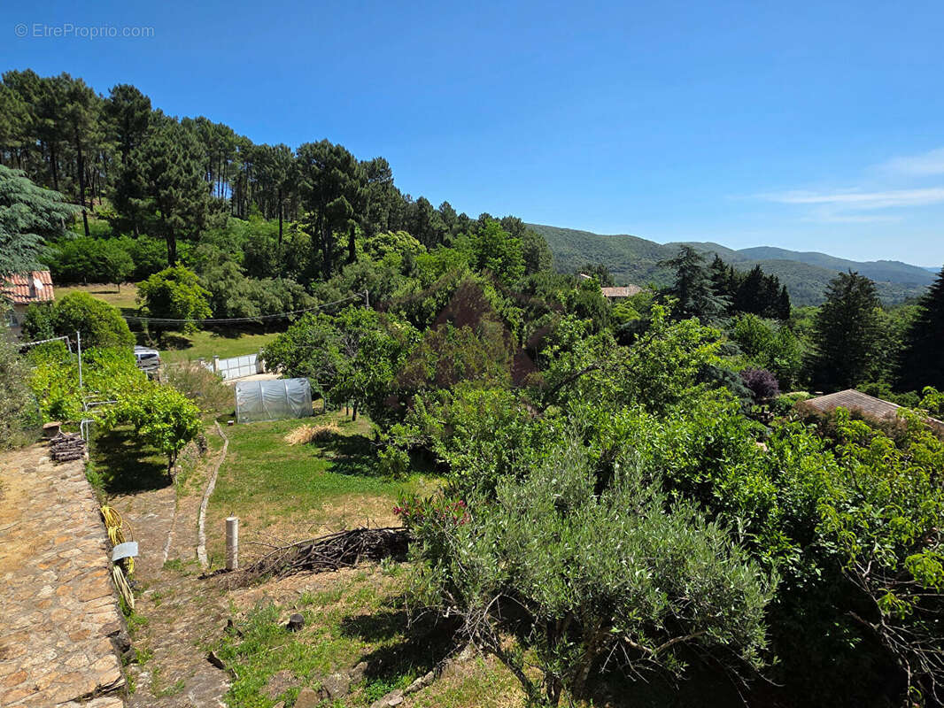 Mas en pierres sur les hauteurs - photo 17