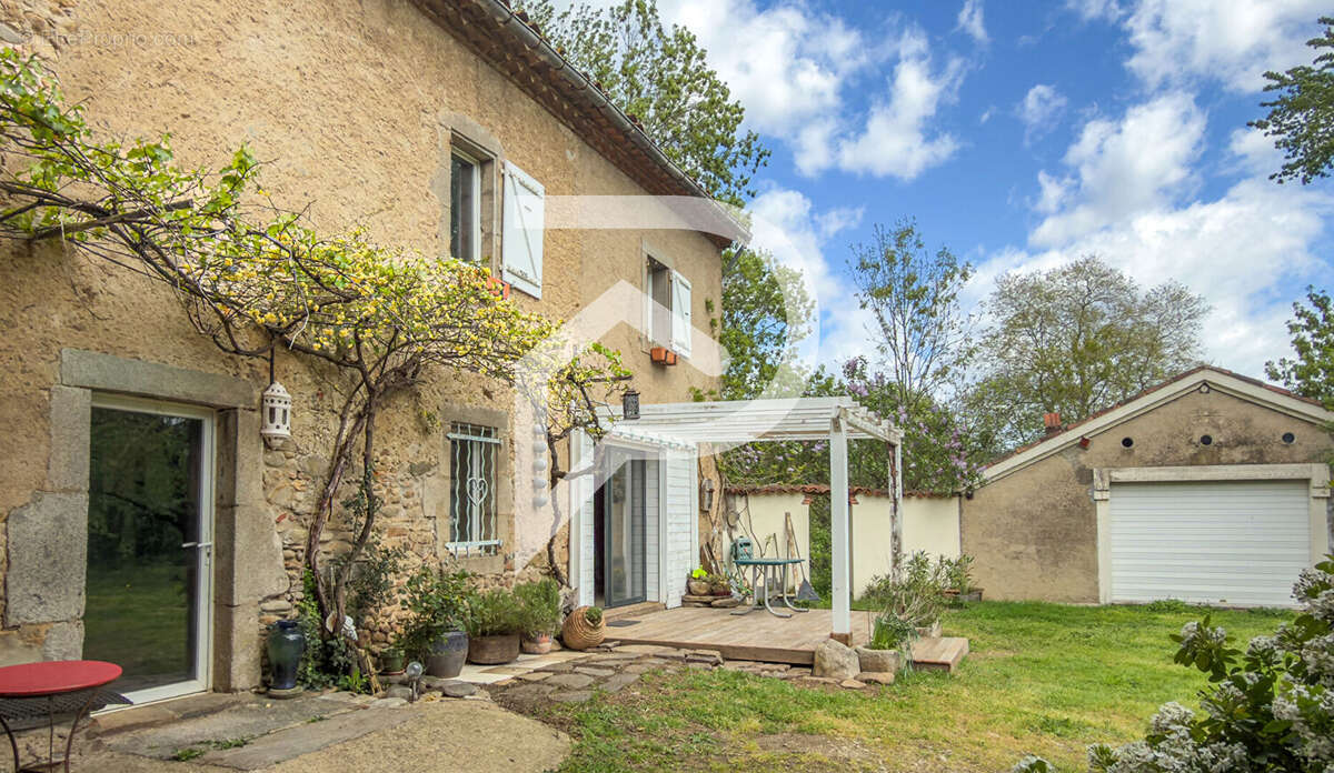 Maison à PAYRIN-AUGMONTEL
