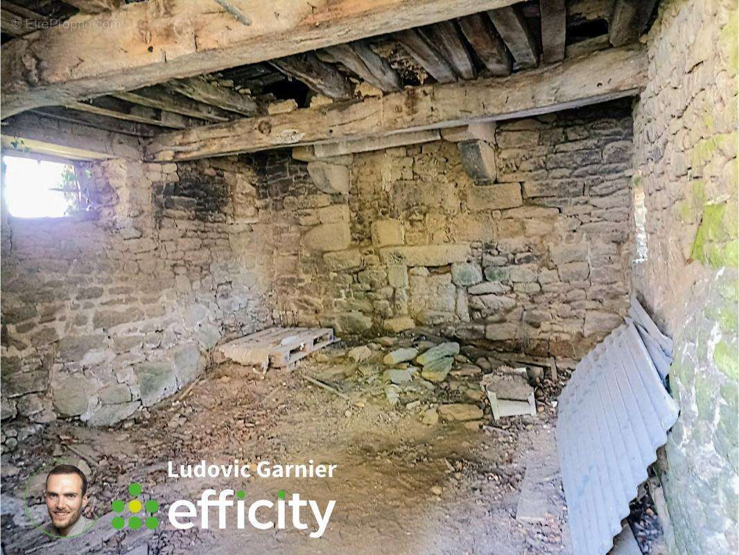 Maison à SAINT-GEORGES-DE-REINTEMBAULT