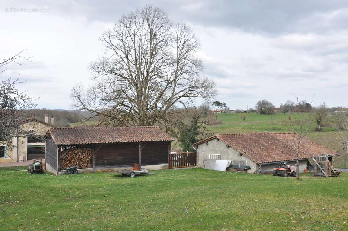 Maison à AUBETERRE-SUR-DRONNE
