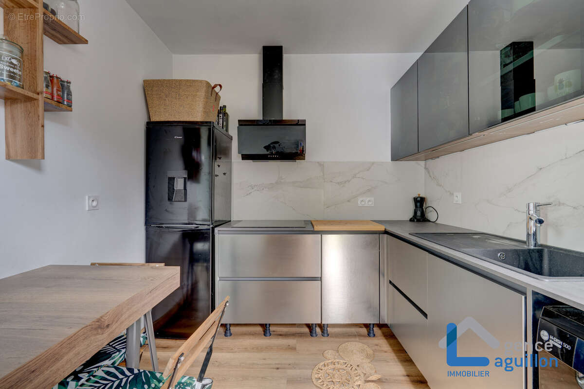 Proche baie superbe t1bis entierement renove   coup de coeur assure ! - photo 5
