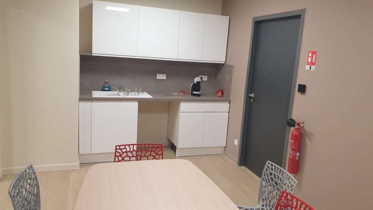 Ensemble immobilier de BUREAUX à LOUER ou à VENDRE - photo 5