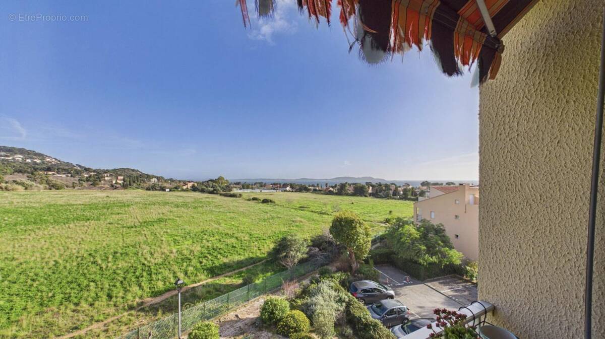 Appartement à CARQUEIRANNE