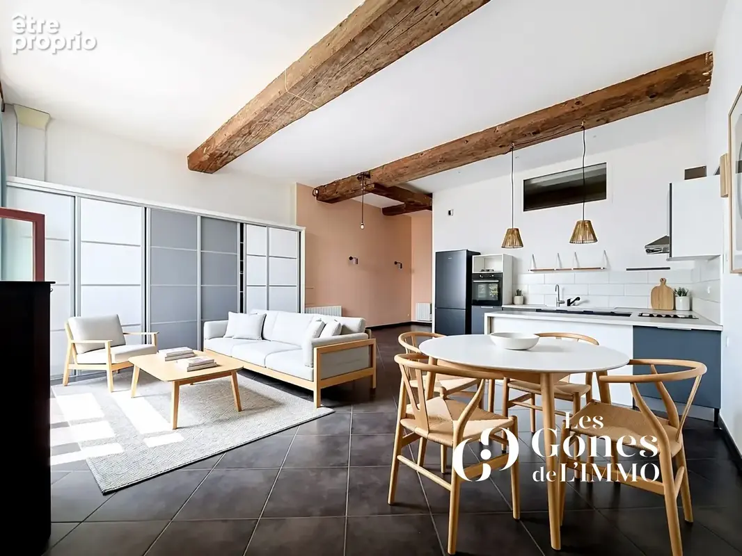 Appartement T4 de 100 M2 en pierre dorée avec terrasse et 2 places de parking - photo 2