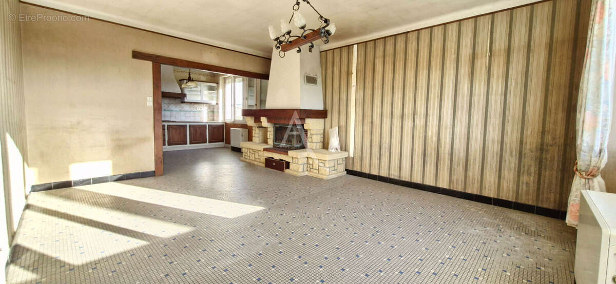 Maison à SAINT-FLORENT-DES-BOIS