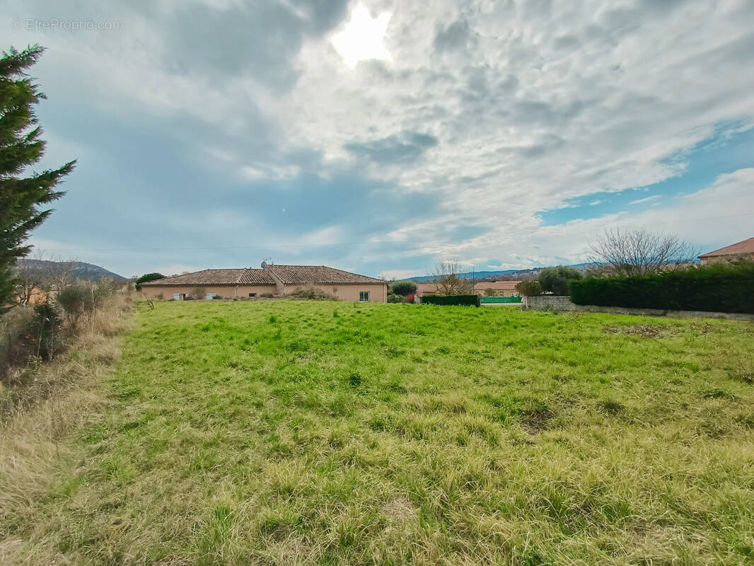 Terrain à SAINT-PRIVAT