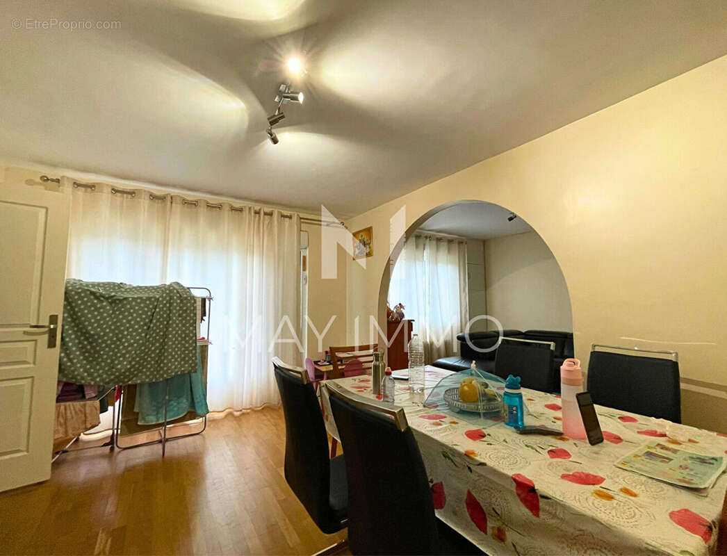 Maison à VAIRES-SUR-MARNE