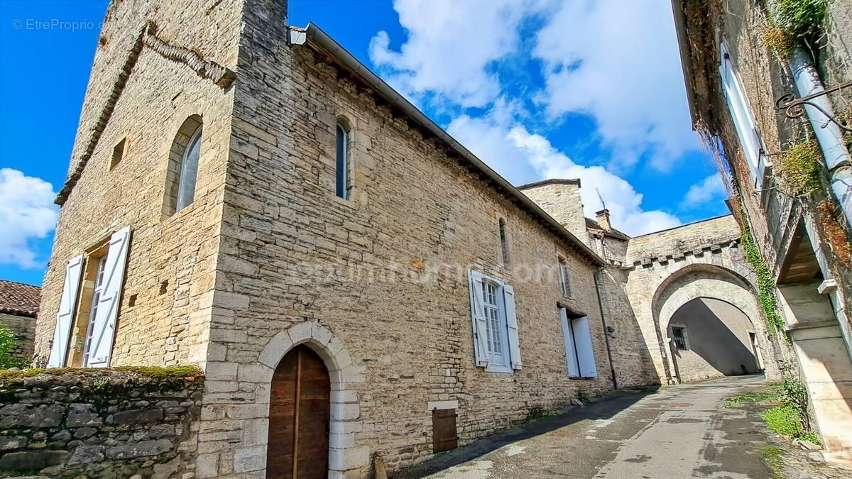 Maison à SAUVETERRE-DE-BEARN
