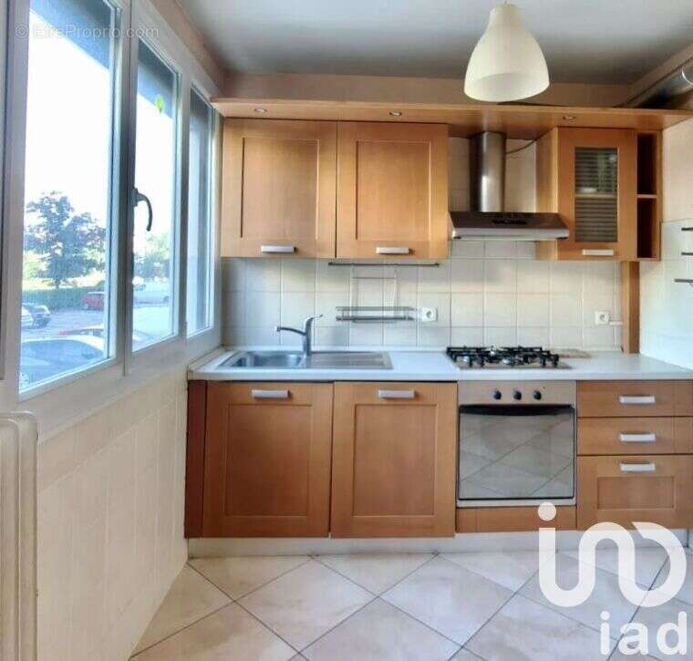 Photo 2 - Appartement à SAINT-MARTIN-D'HERES