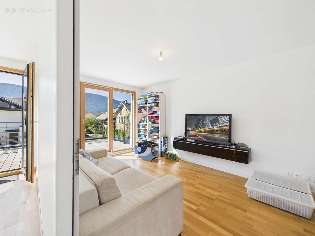 Maison à VIVIERS-DU-LAC