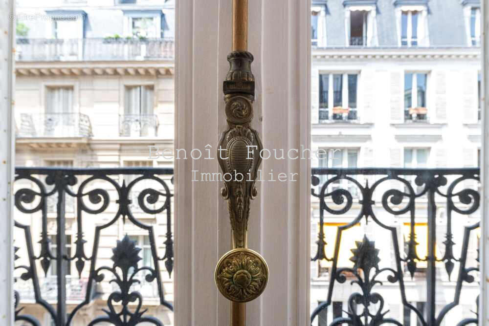 Appartement à PARIS-17E