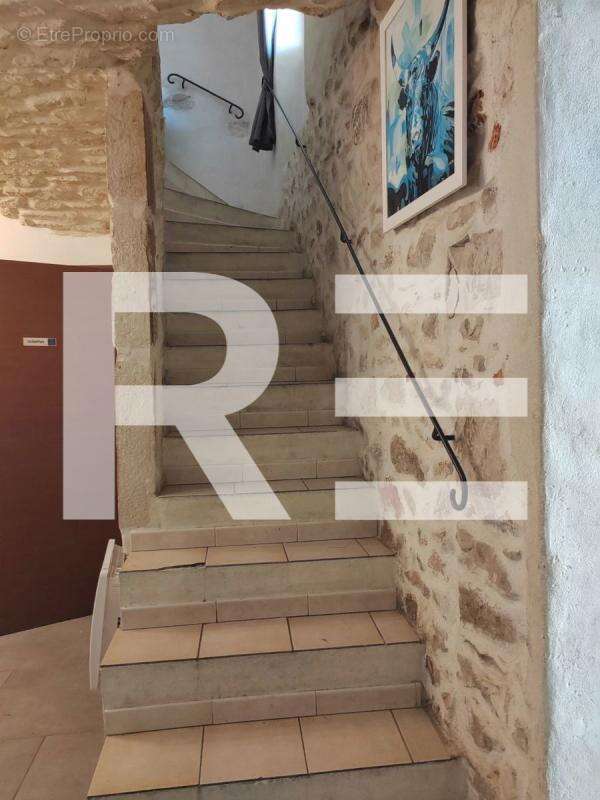 Commerce à LA CALMETTE