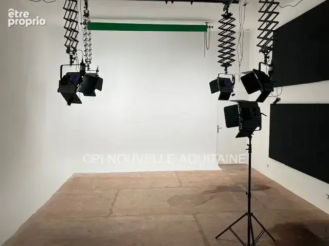 Commerce 2018 m² à La Couronne  - photo 5