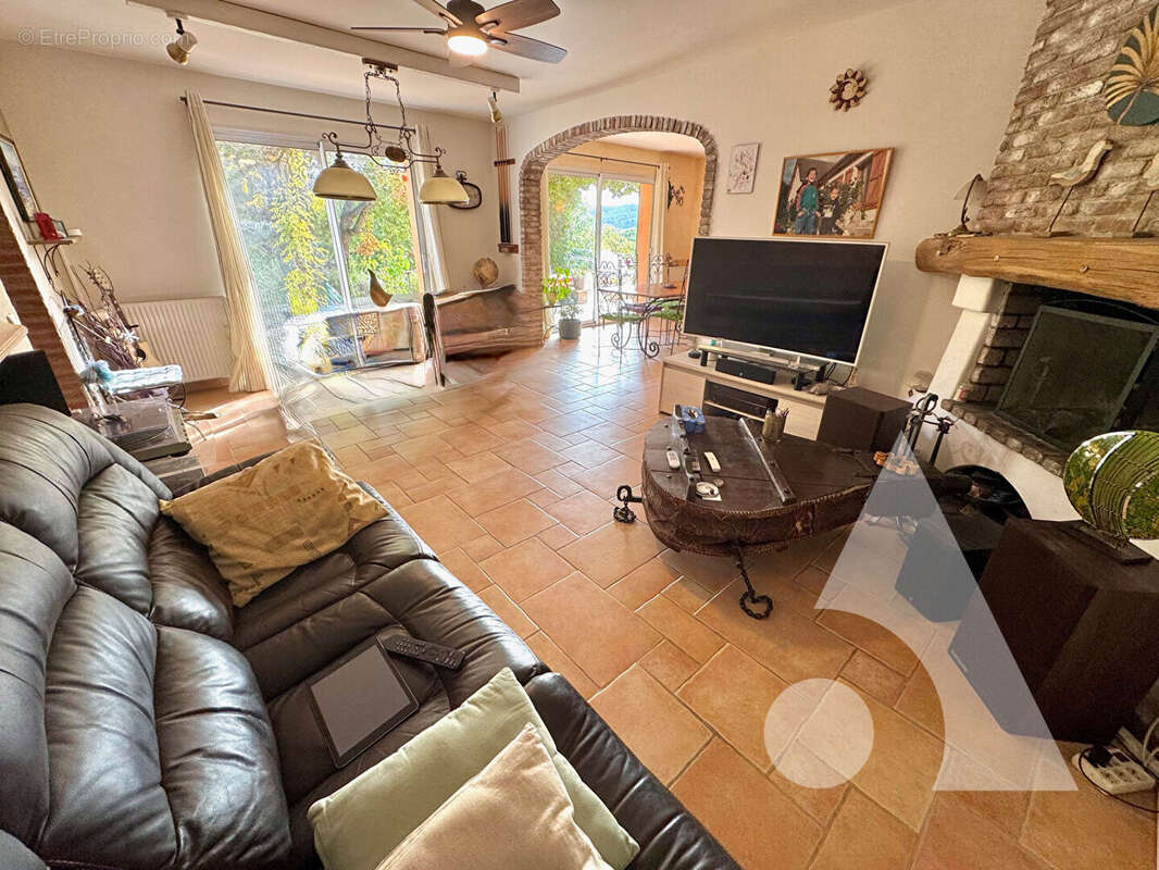 Maison à VILLECROZE