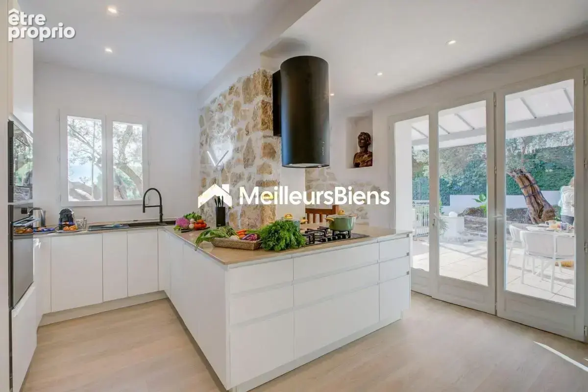 Roquebrune-Cap-Martin – Villa de prestige 295 m² avec piscine, vue mer et terrain de 1 264 m², proche Monaco - photo 17
