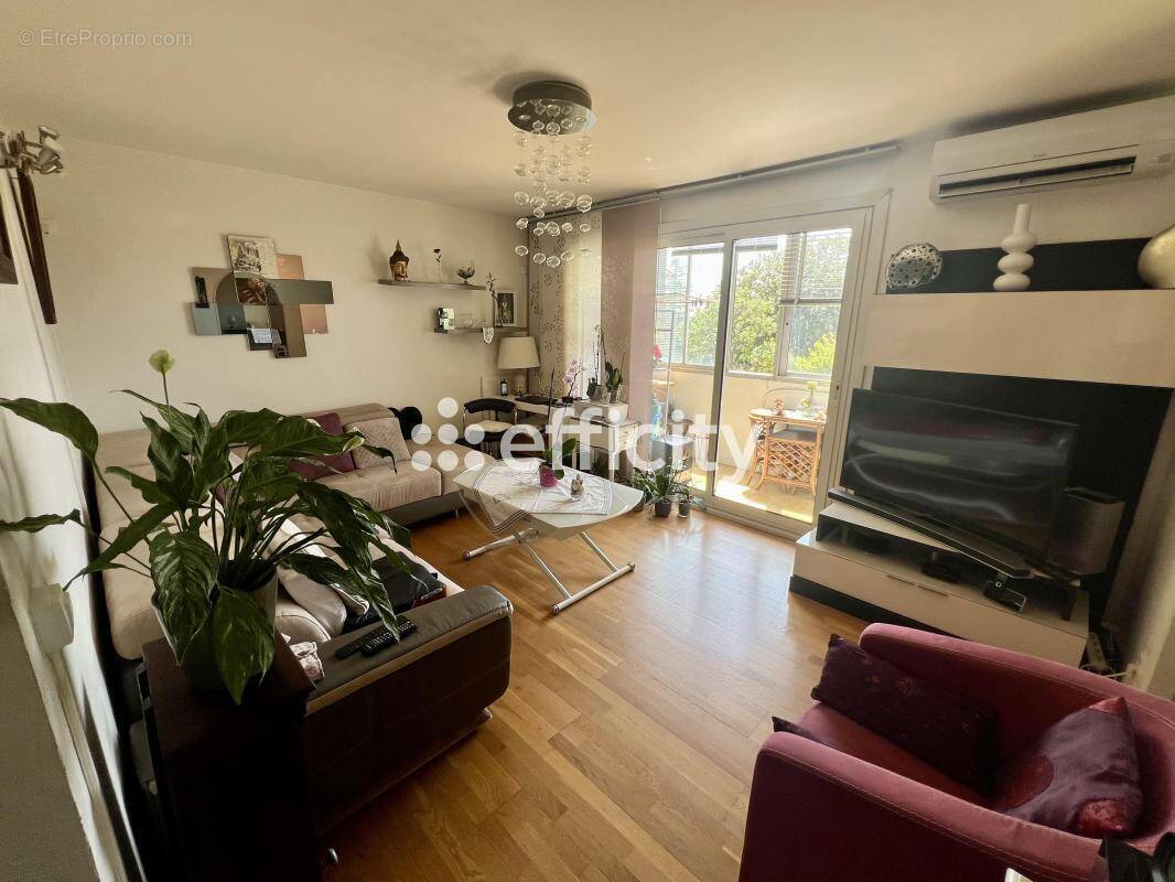 Appartement à MARSEILLE-15E