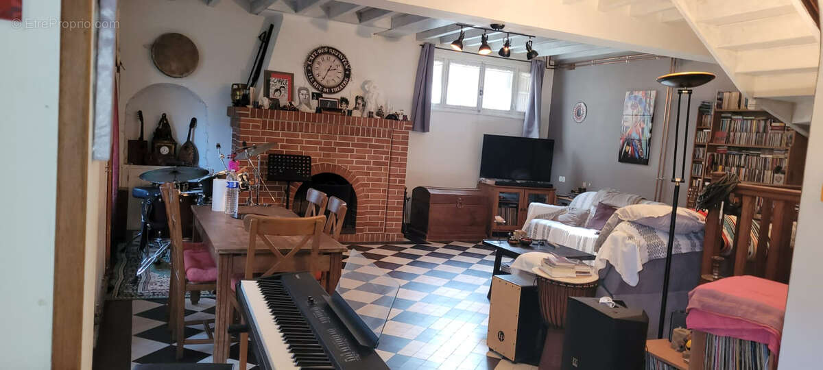 Maison en vente sur terrain de 1 231 m² - photo 2