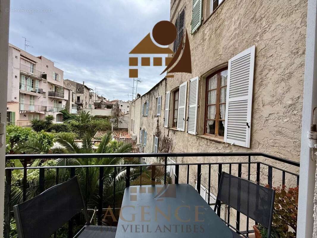VIEIL ANTIBES – Superbe 3 pièces d’environ 60 m² avec balcon et vue jardin - photo 3
