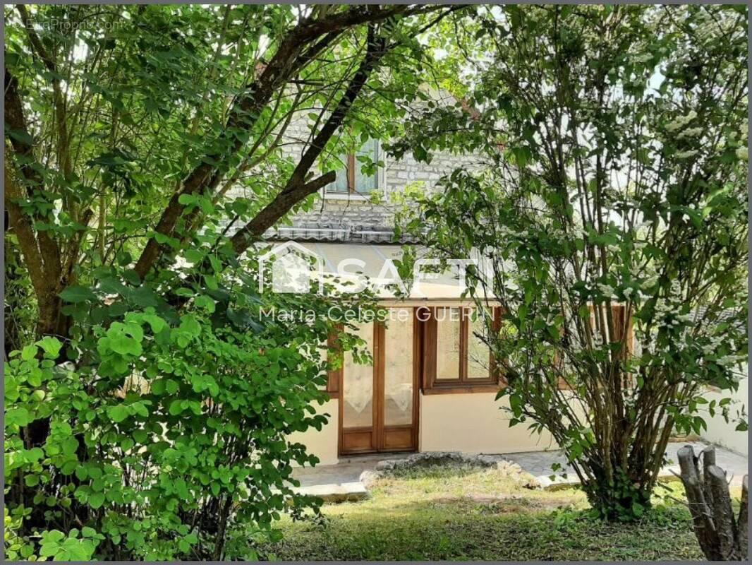 Photo 1 - Maison à AUFFREVILLE-BRASSEUIL