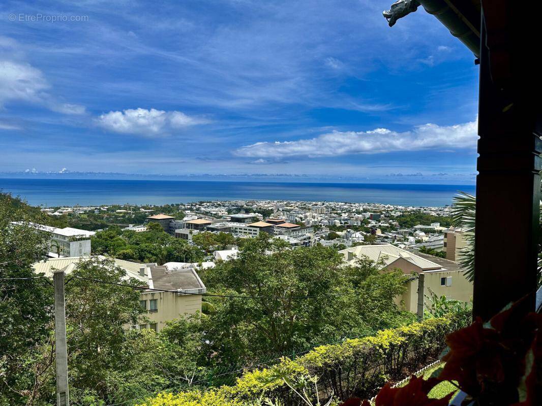 Maison à SAINT-DENIS
