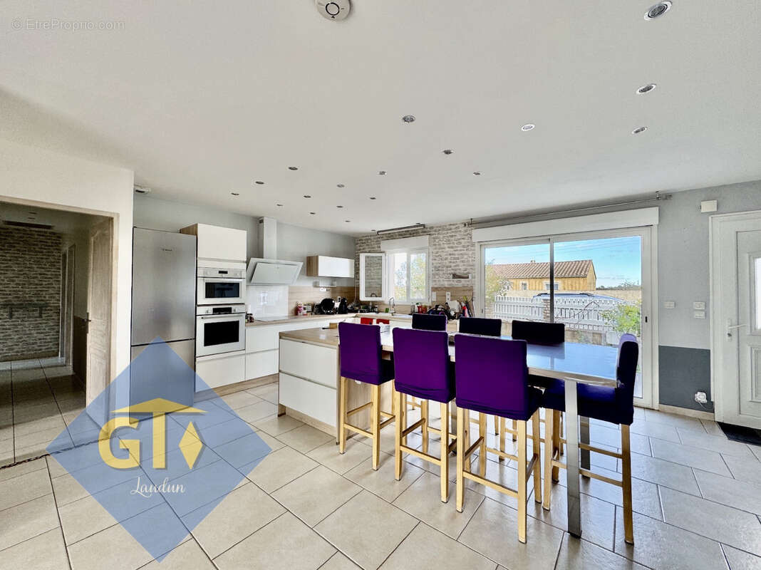 Maison à SAINT-PAUL-LES-FONTS