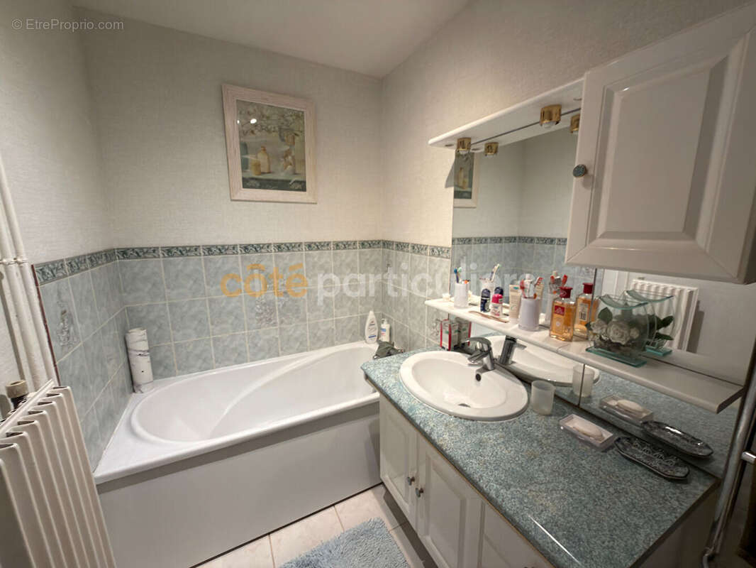 Maison à SAINT-SEBASTIEN-DE-MORSENT