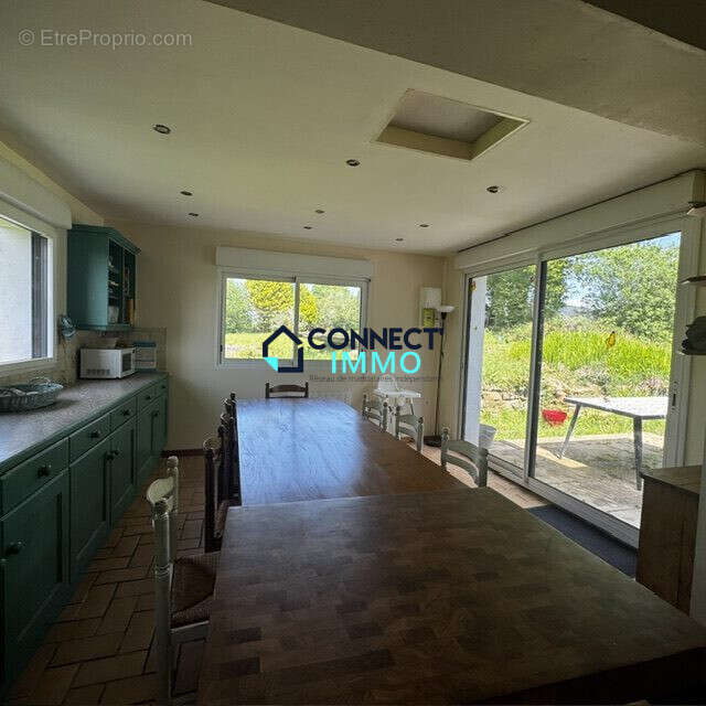 Maison 137 m² à Rostrenen  - photo 9
