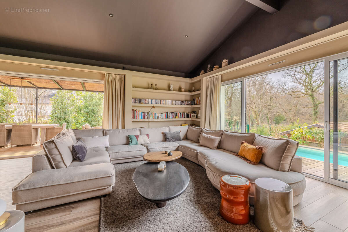 Maison à SAINT-SULPICE-ET-CAMEYRAC