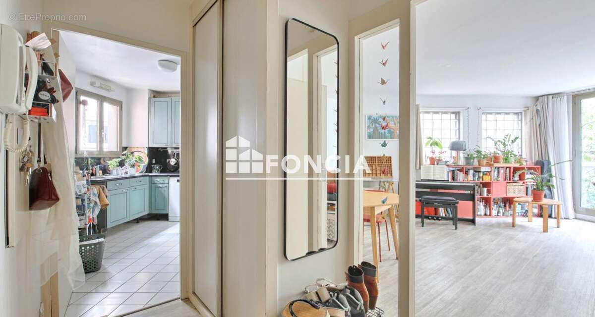 Tram jean moulin studio transformable en 2p dans immeuble recent - photo 6
