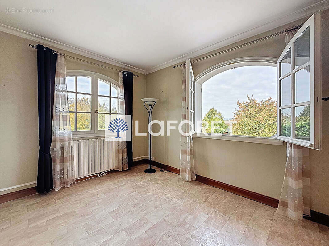 Maison à VERNEUIL-SUR-SEINE