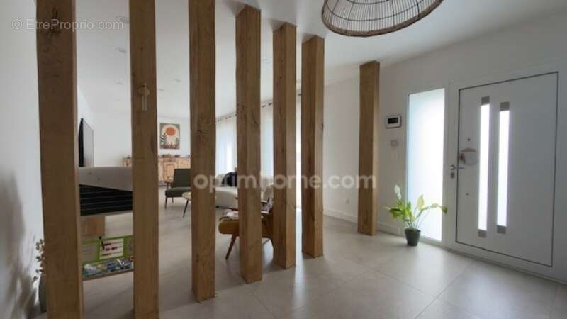 Maison familiale rénovée avec prestations haut de gamme – DPE A – Piscine chauffée– Environnement privilégié  - photo 7