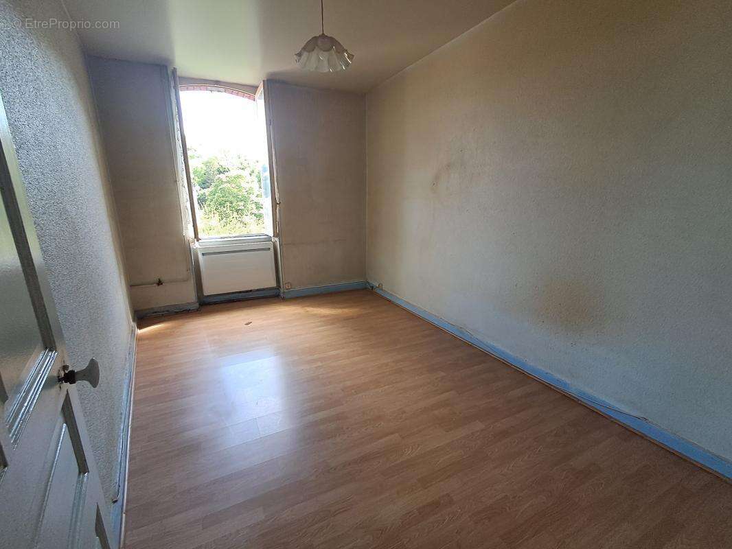 Appartement à MASSIAC