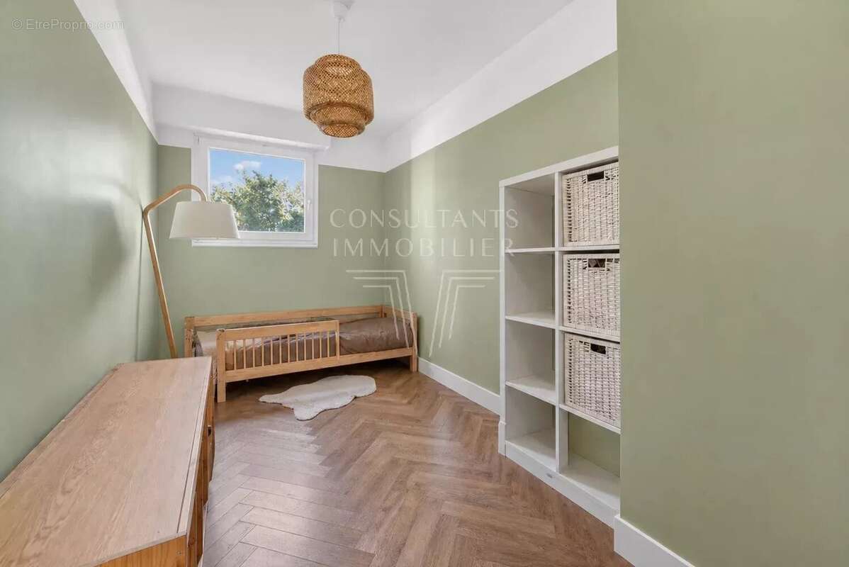 Appartement à LEVALLOIS-PERRET