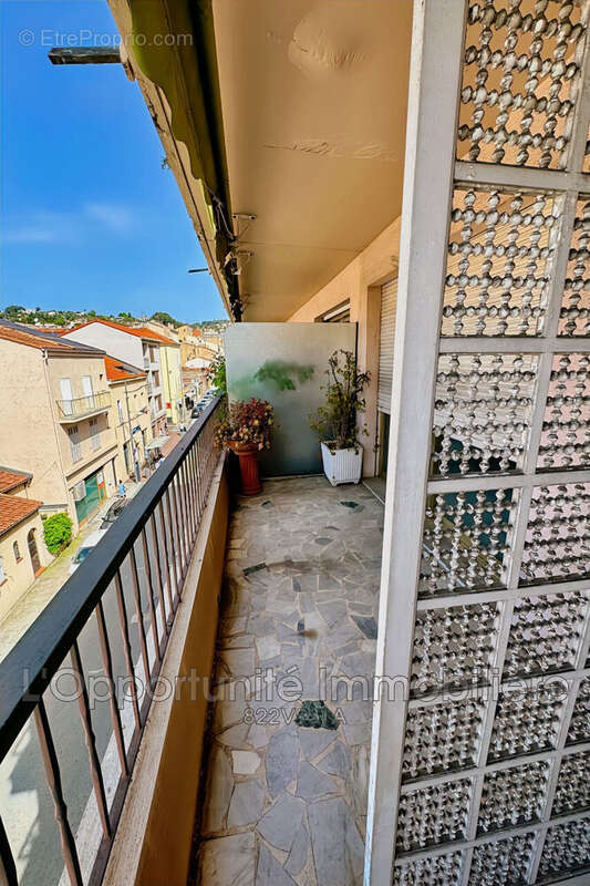 Appartement à VALLAURIS