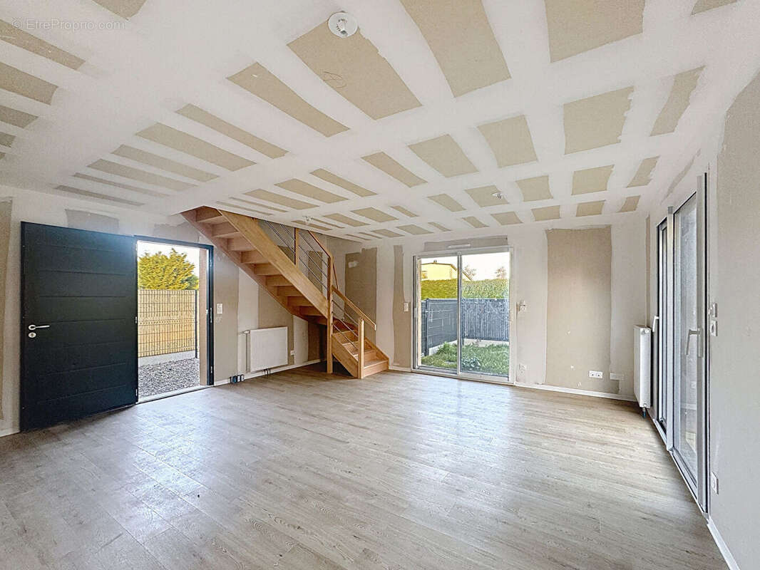 Maison à SAINT-AUBIN-D'ARQUENAY