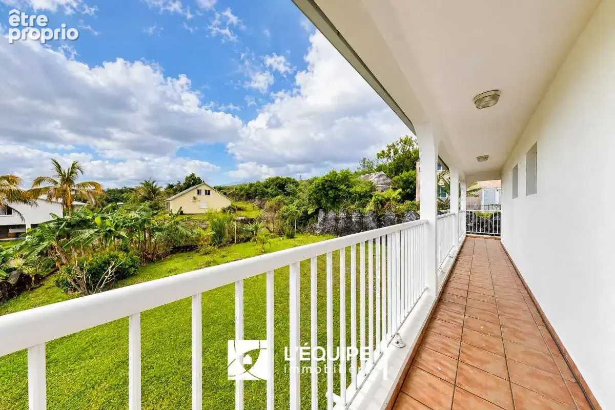 Photo Maison à Saint-Benoit au prix de 399 900€
