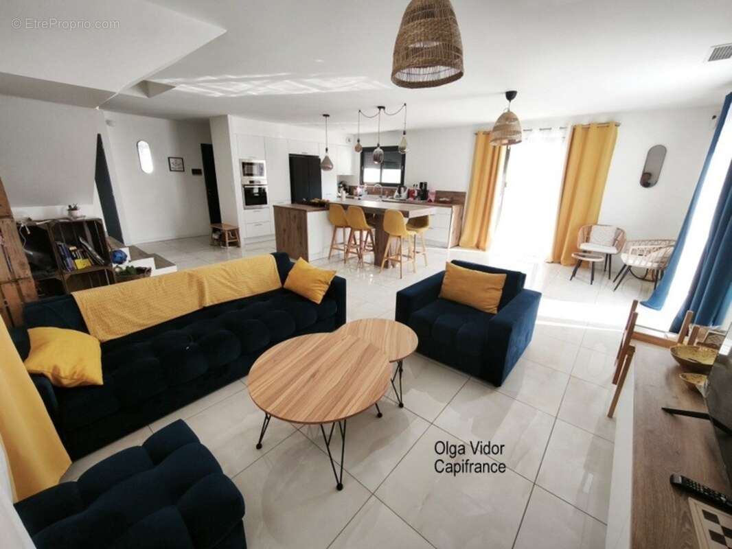 Villa contemporaine 6 pièces BEZIERS (34) GARAGE - PISCINE - PLACES DE PARKING EXTERIEUR- surface au sol 155 m² environ - photo 2