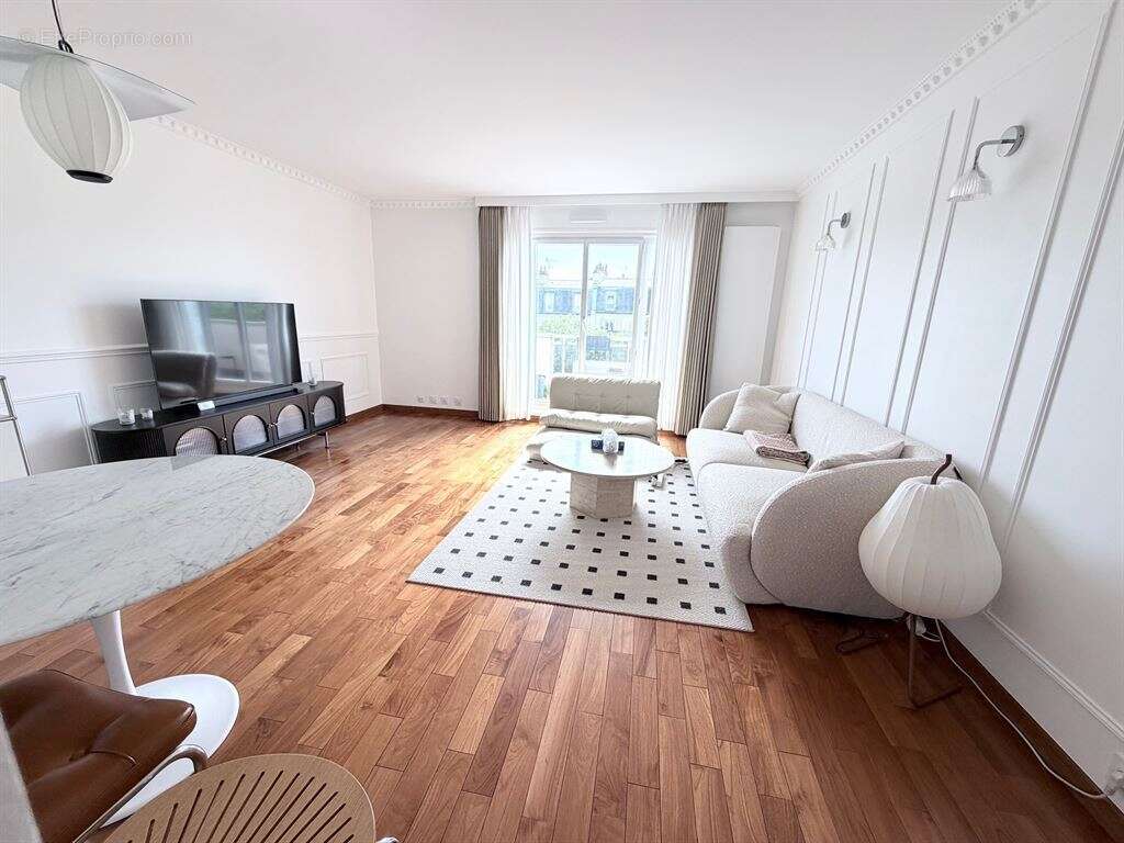 Appartement à PARIS-19E
